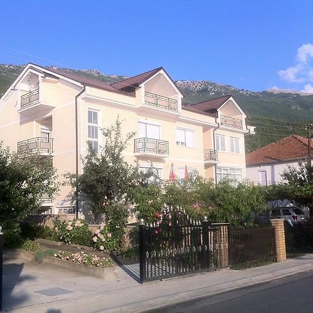 Guest House Lokoski Peštani Exteriör bild